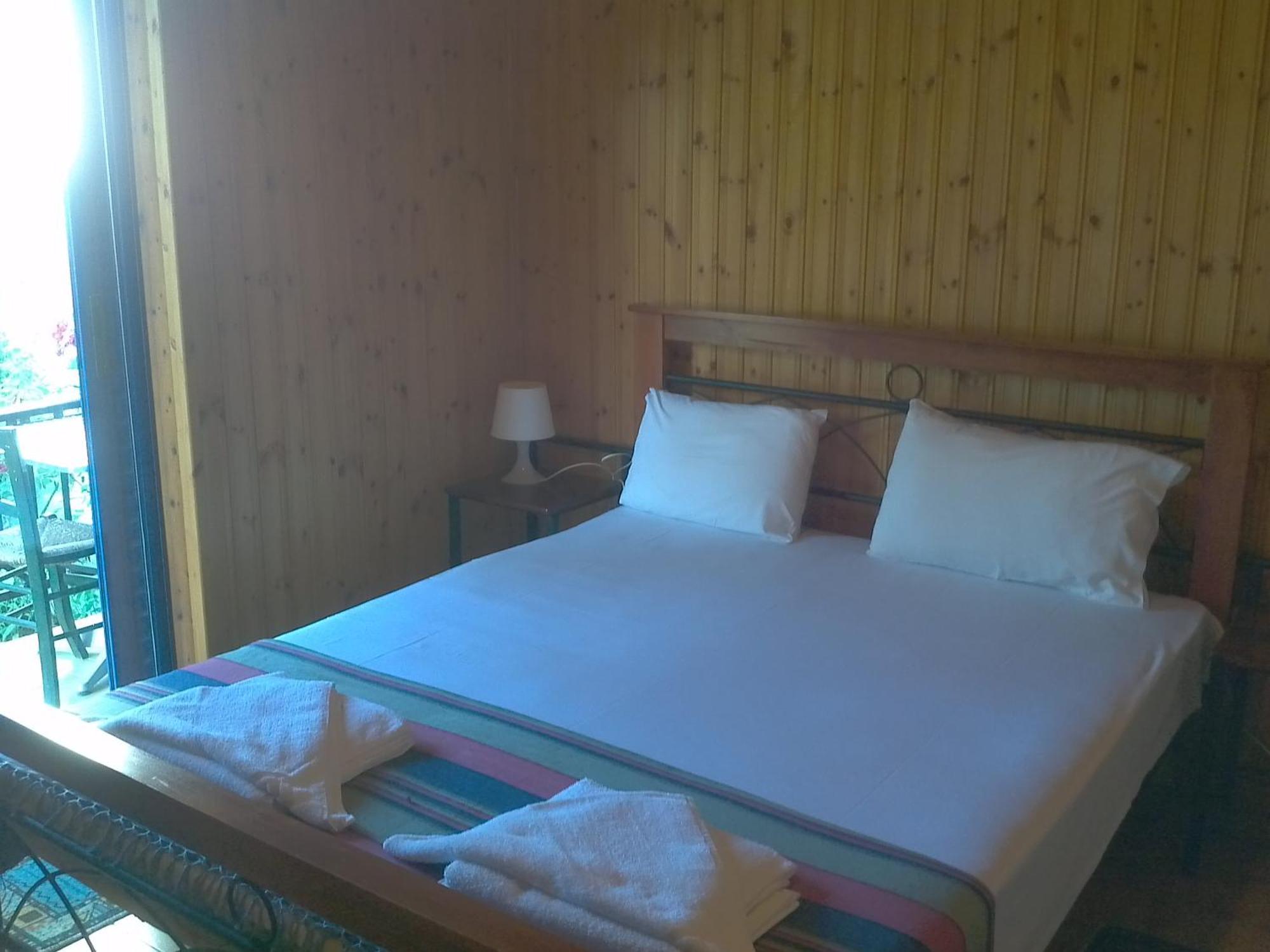 9 Musses Hotel Apartments Skala Mistegnon Pokoj fotografie