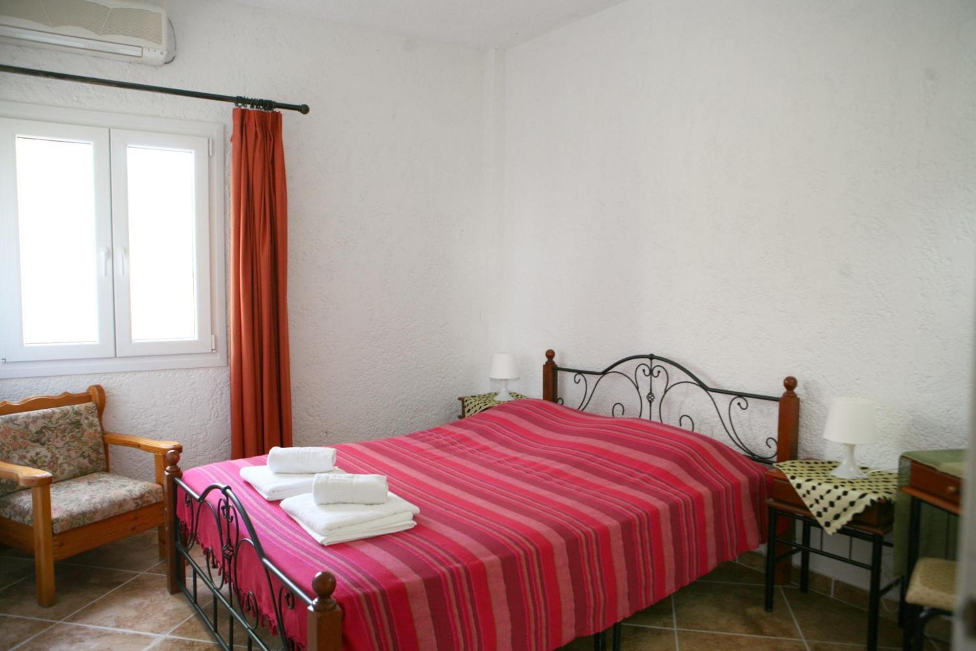 9 Musses Hotel Apartments Skala Mistegnon Pokoj fotografie
