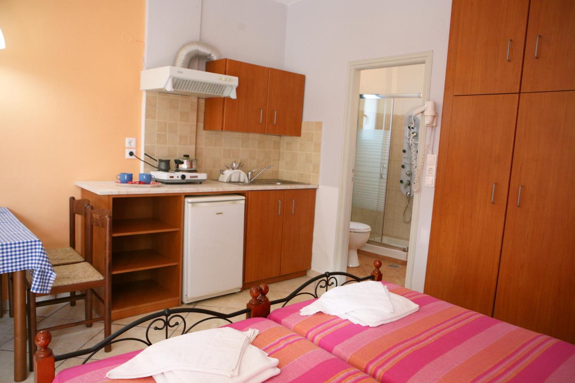 9 Musses Hotel Apartments Skala Mistegnon Pokoj fotografie