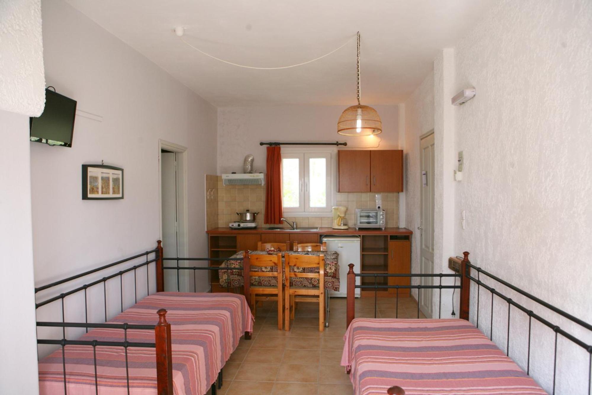 9 Musses Hotel Apartments Skala Mistegnon Pokoj fotografie
