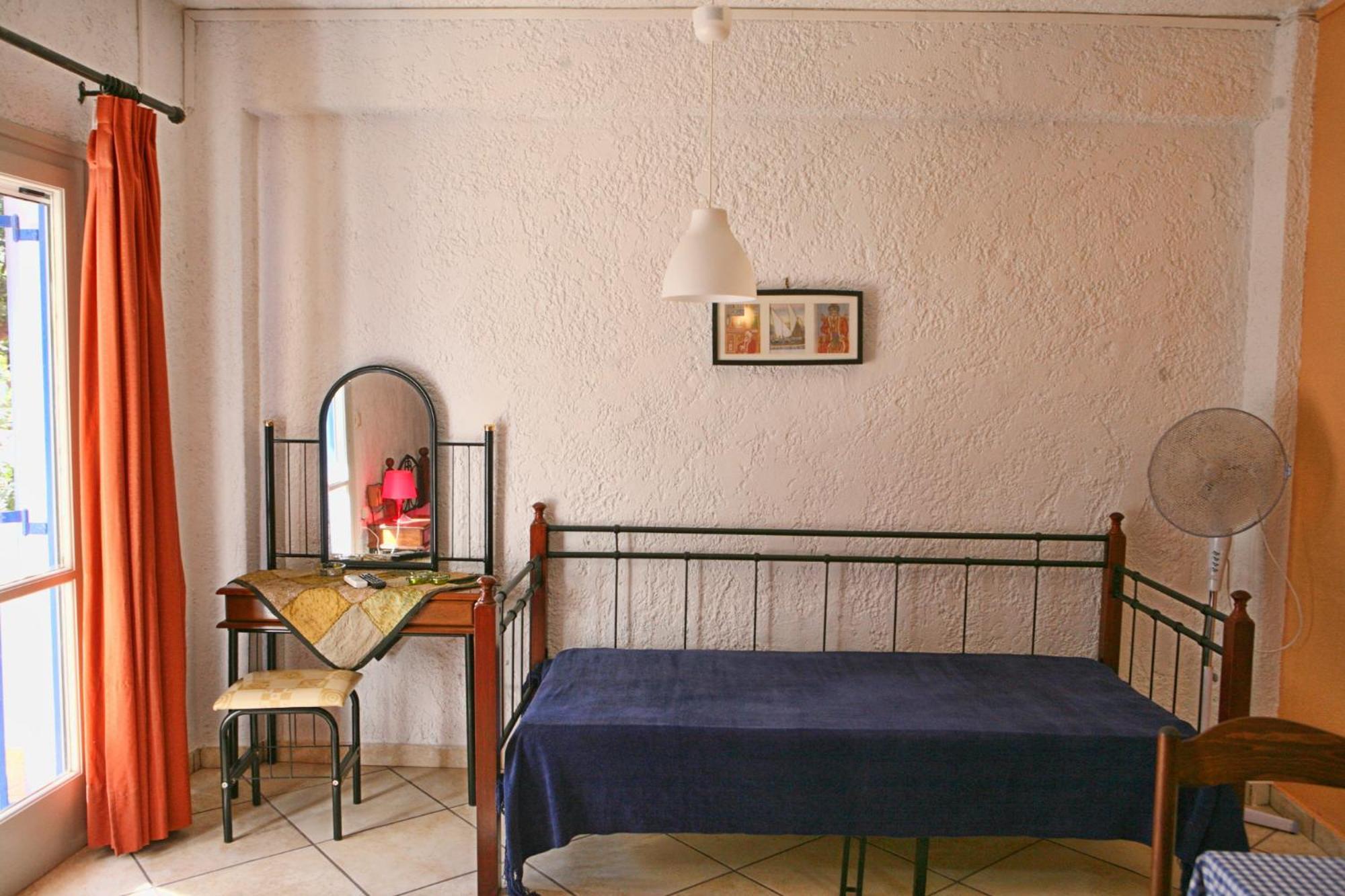 9 Musses Hotel Apartments Skala Mistegnon Pokoj fotografie